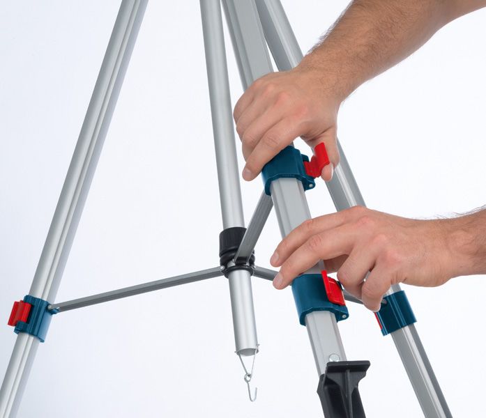 BoschBT 250 建筑三脚架高度调节。