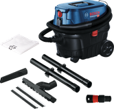 带有附件的真空吸尘器。.