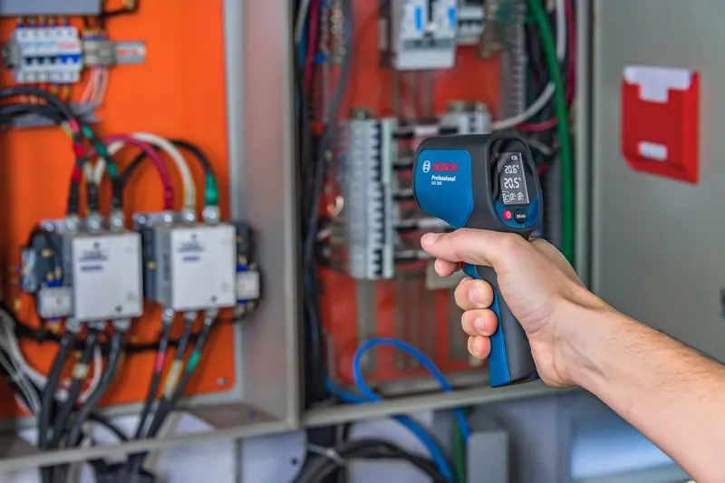 测量电气面板温度。.