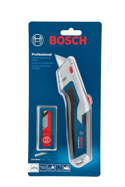 Bosch刀和刀片套装用于切割任务。.