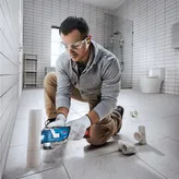 Bosch GOP 185-LI 无绳多功能切割器，用于修剪 PVC 管。.