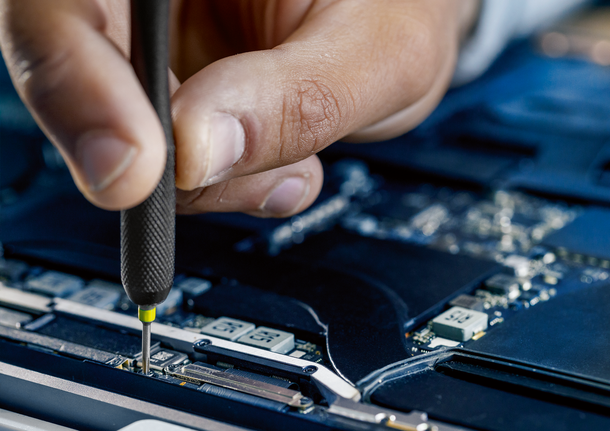 用于电子产品维修的Bosch精密螺丝刀。.