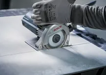 正在使用中的Bosch PRO 硬质陶瓷金刚石切割片。.